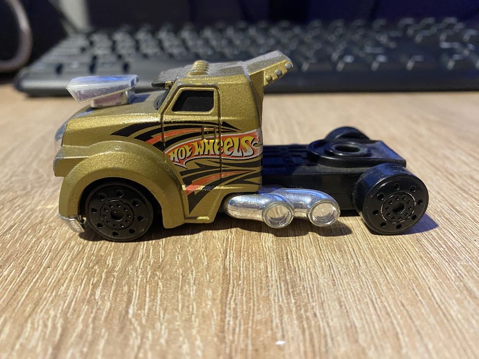 Cieżarówka Hot Wheels