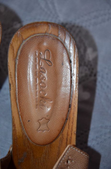 klapki skórzane na drewnianej podeszwie LASOCKI rozmiar 36