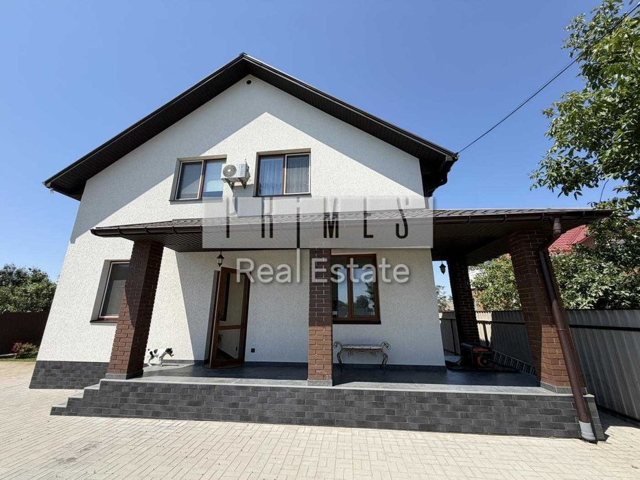 Терміновий Продаж сучасного будинку ділянка 10 соток 4 спальні
