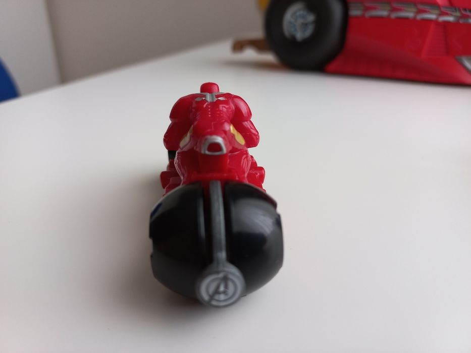 Пускатель для мотоцикла Hot Wheels серии Marvel