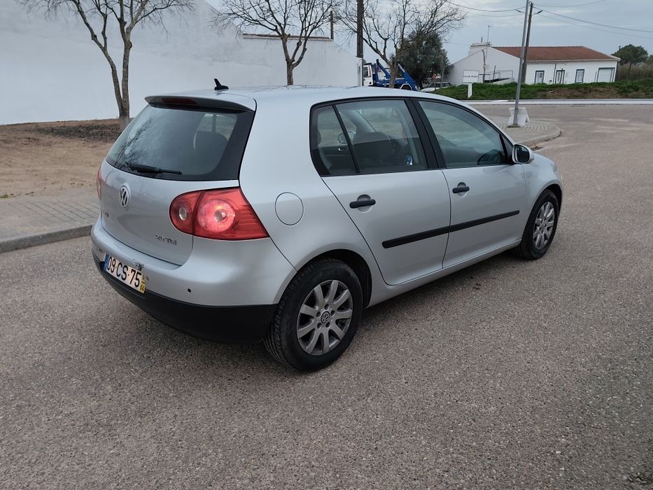 VW Golf V 2.0 TDI Topo de Gama • Teto Abrir • Bola de Reboque • 319 00