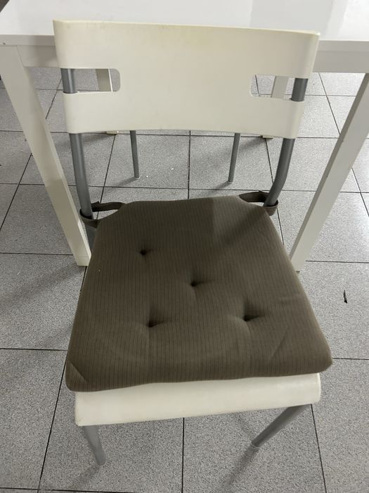 Mesa Cozinha IKEA VIHALS c/ 2 Cadeiras