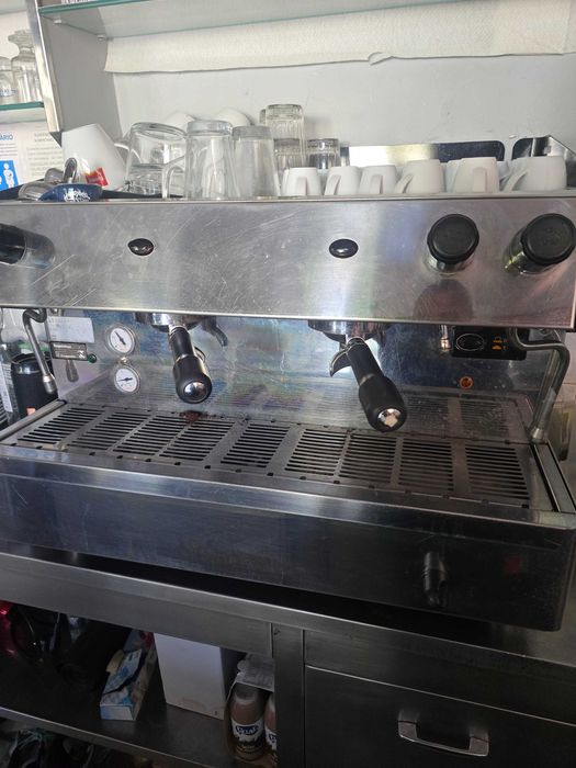 Maquina de cafe em otimo estado