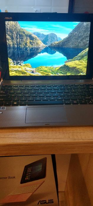 Mały laptop tablet 10.1 cala Asus Transformer Book