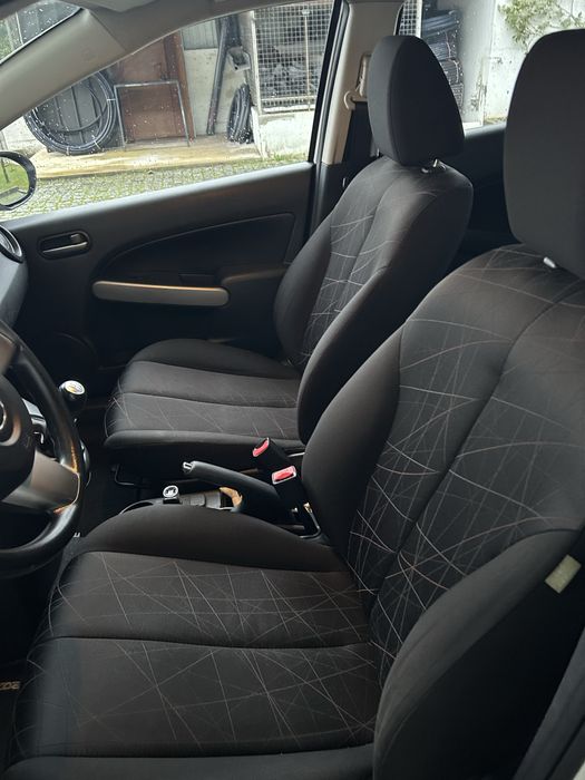 Mazda 2, dezembro de 2010