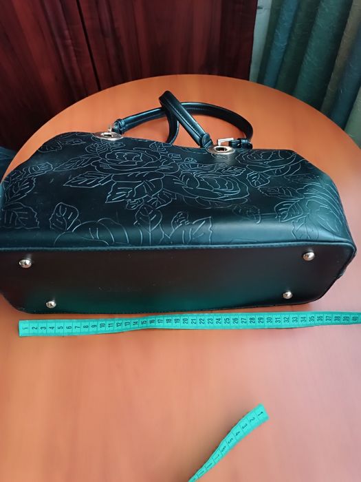 Сумка чорна пресована шкіра made in P.R.C.
