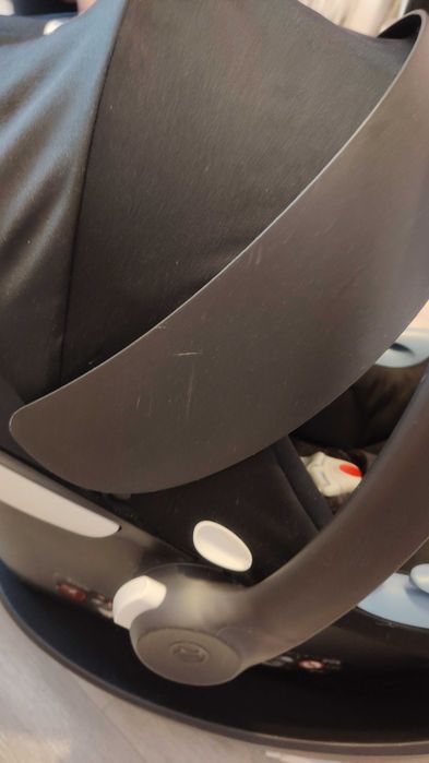 Fotelik samochodowy Cybex (0-13kg) z bazą
