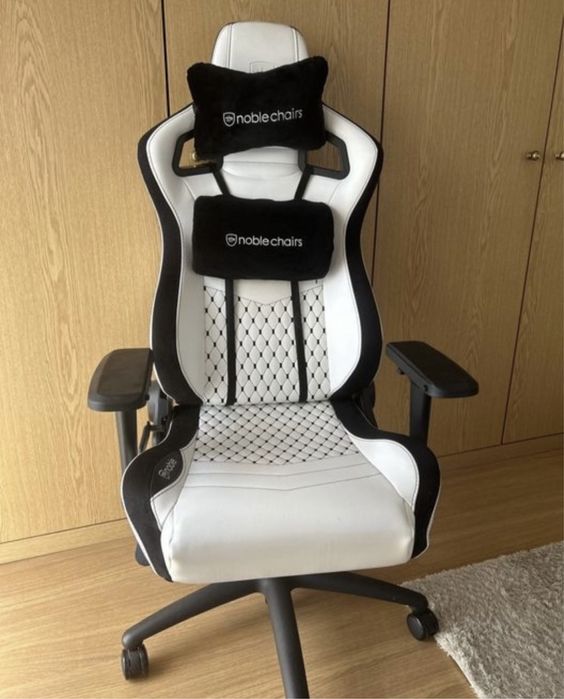 Cadeira Nobel chairs branca e preta