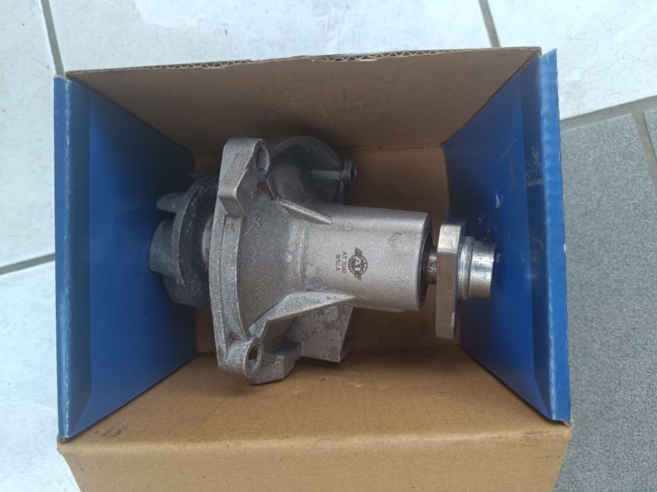 Насос водяной (помпа) ВАЗ 2101-07