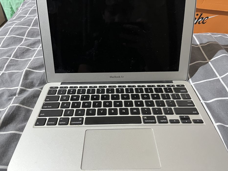 Macbook air 2011
