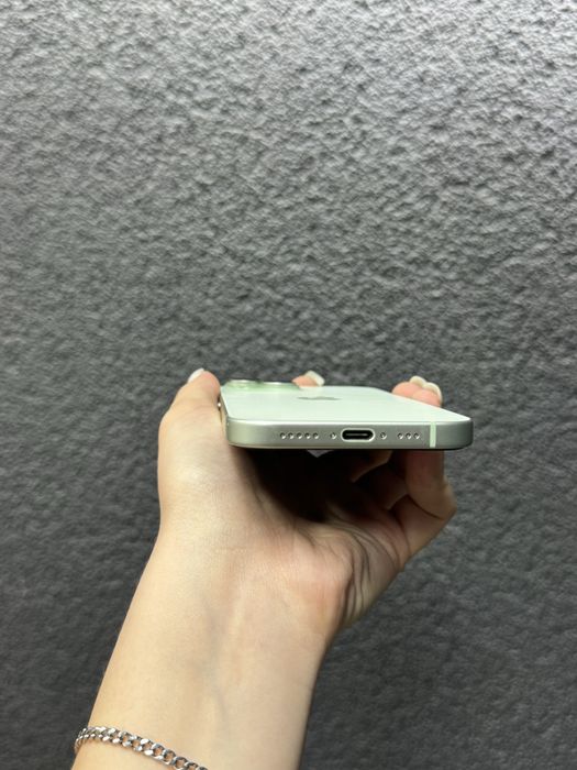 IPHONE 15 256 Green