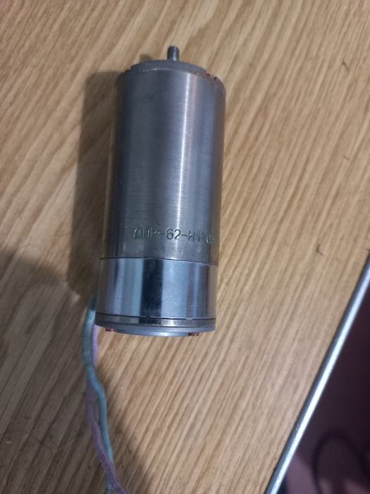 Двигун високообертовий 12-27в.