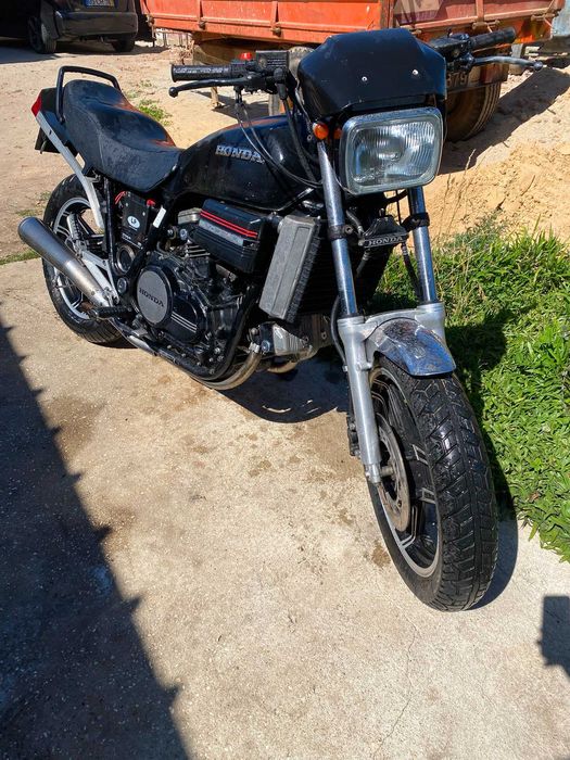 Duas Honda VF 750 Sabre