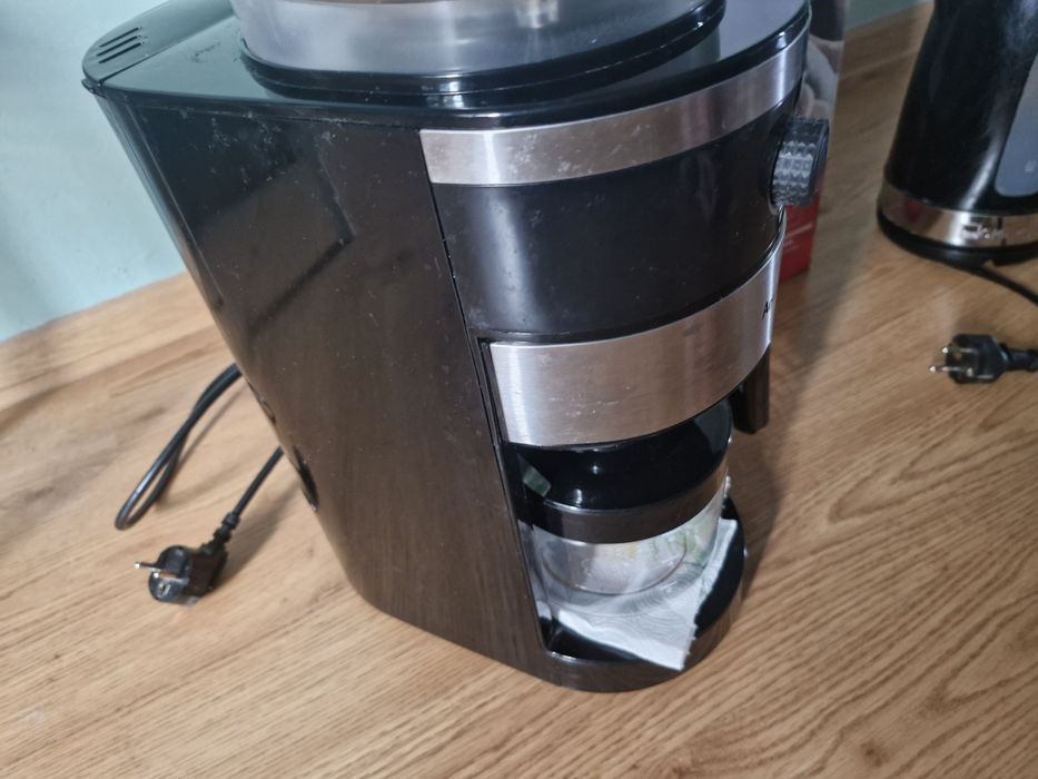 Ekspres do kawy i czajnik