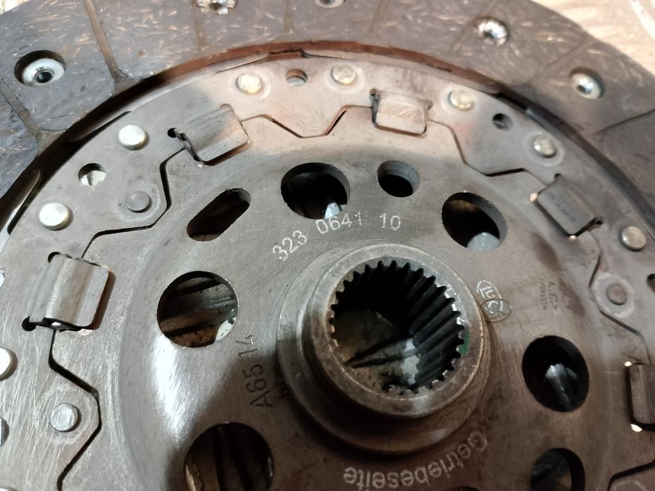 Tarcza Sprzęgła + Docisk Vw Golf V 5 1.9 Tdi 105 Km