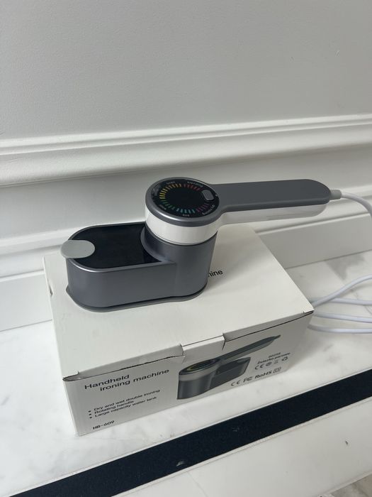 Kompaktowe mini żelazko parowe do podróży stan idealny użyte tylko raz