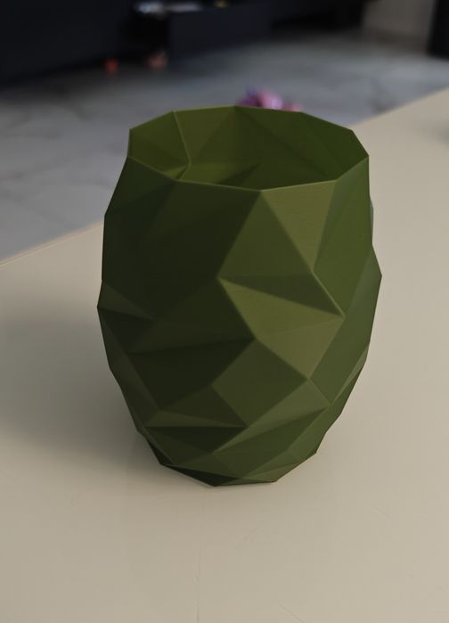 Biurowy kubek o strukturze 3D i wykonaniu w technologii druku 3D