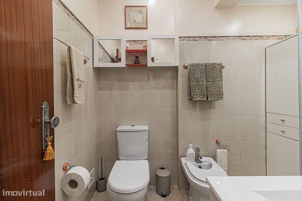Apartamento T2 em Amora - Cruz de Pau