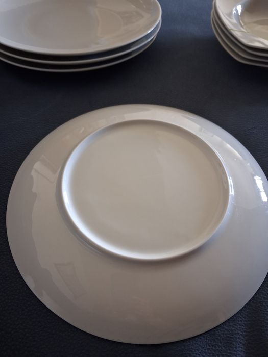 Conjunto de 4 pratos ladeiros e 4 sopeiros