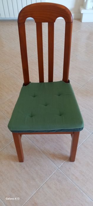 Mesa de jantar com tampo de vidro temperado duplo e 6 cadeiras em made