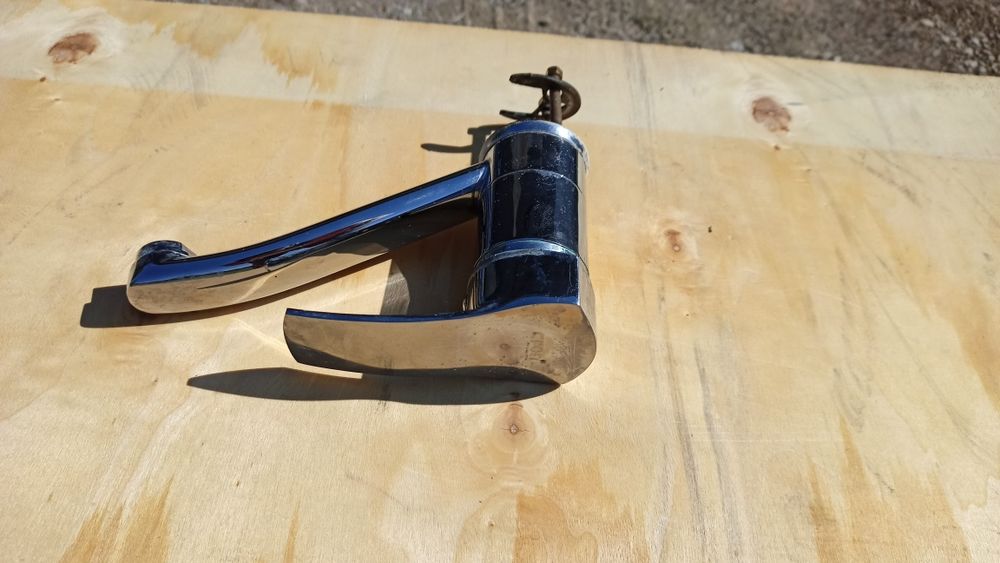 Змішувач для умивальника CRON HANSBERG