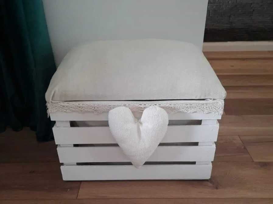 Puf siedzisko ze skrzynki biało kremowe duże HANDMADE
