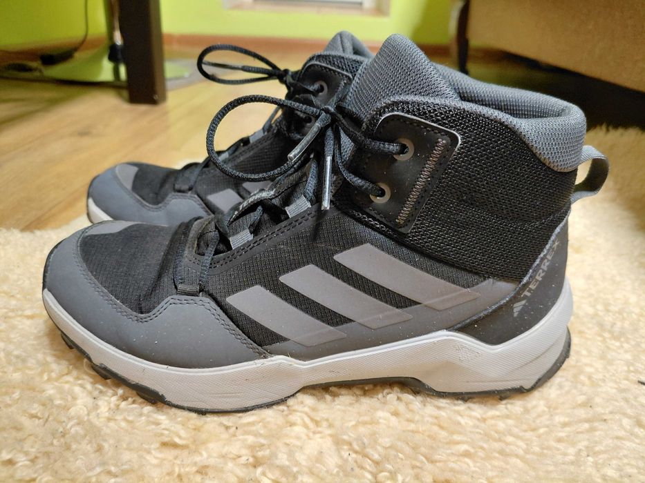 Кросівки adidas  TERREX