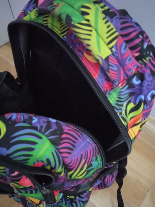 Kolorowy używany plecak