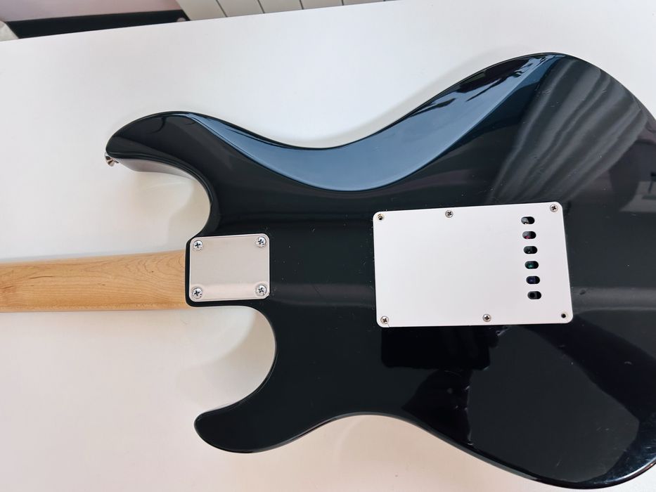 Електрогітара Yamaha EG 112