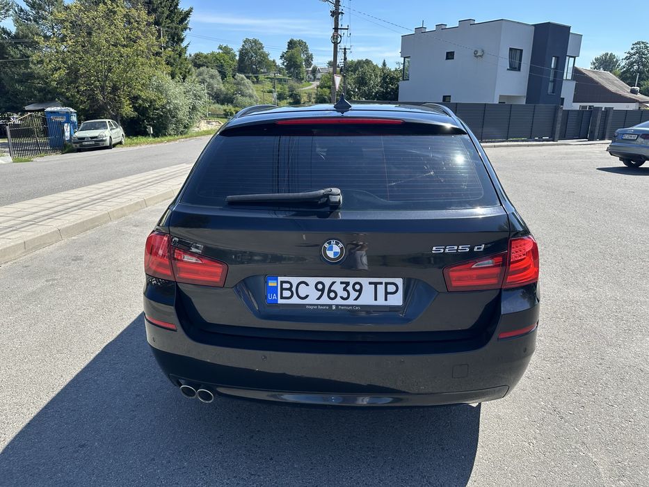BMW 5 Series F11 2013 рік