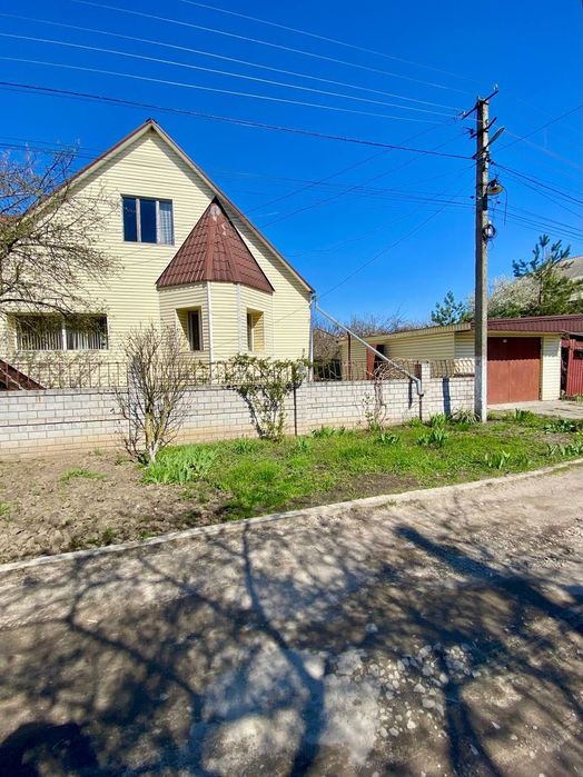 Просторный дом 199 м² в Таромском | 6 соток | Гараж, беседка, сад