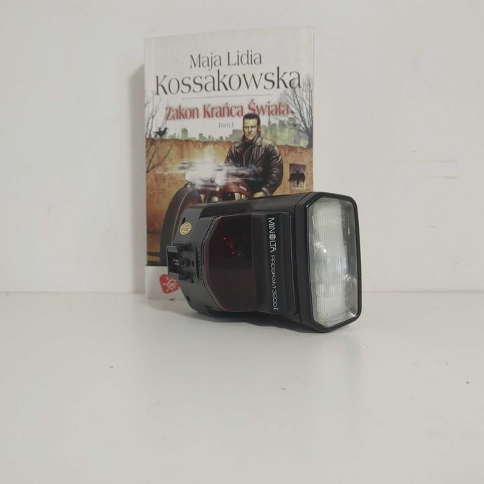 Minolta Program 3200i – klasyczna lampa błyskowa do aparatów Minolta AF