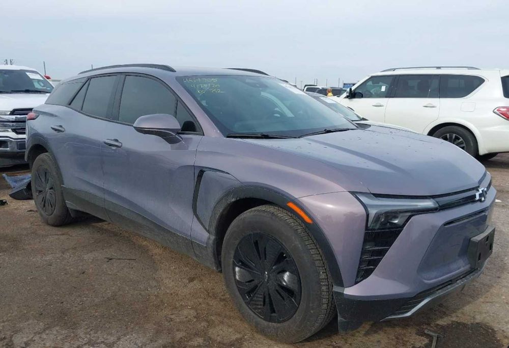 Двері передні праві Chevrolet Blazer EV 2023-2026