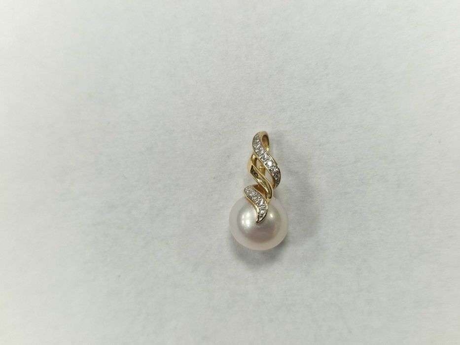 Złoty wisiorek damski/ 585/ 1.78 gram/ 12x DIA/ perła/ od Apart