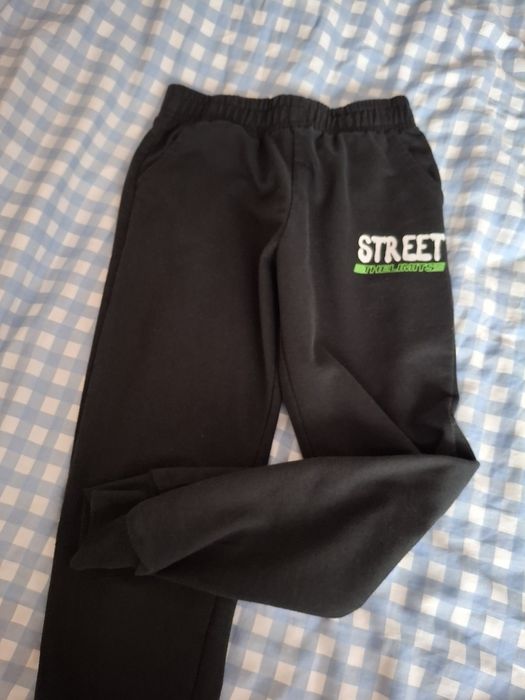 Spodnie dresowe roz 140