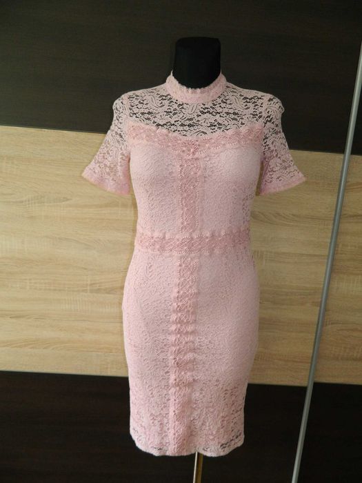 Reserved dopasowana koronkowa sukienka roz 36