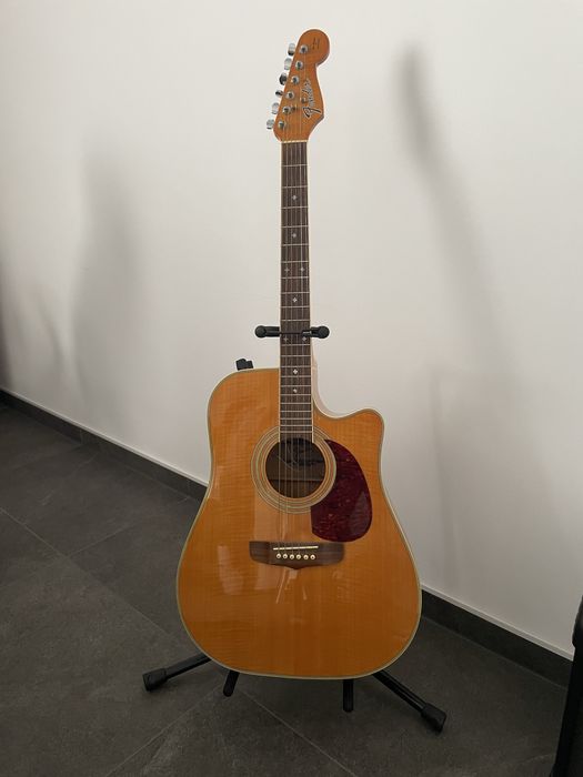 Gitara Fender la brea elektroakustyczna