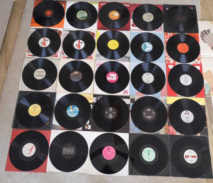Conjunto de 25 discos de música eletrónica!