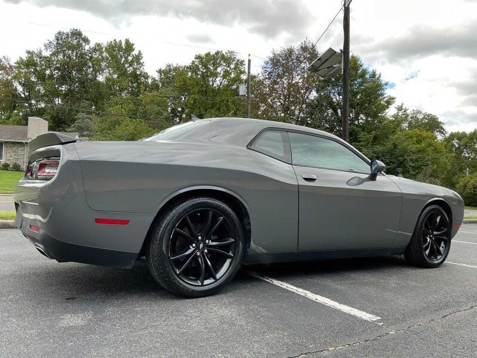 Dodge Challenger      2017