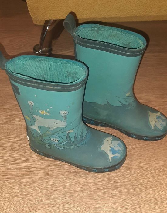 Продам взуття на хлопчика