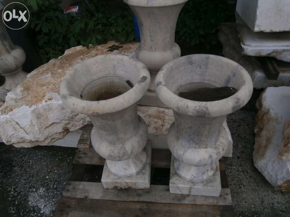 Floreiras em pedra antiga para jardim ( 75 cm altura ).