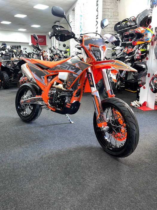 Мотоцикл STN V8 Motard В НАЯВНОСТІ !!!