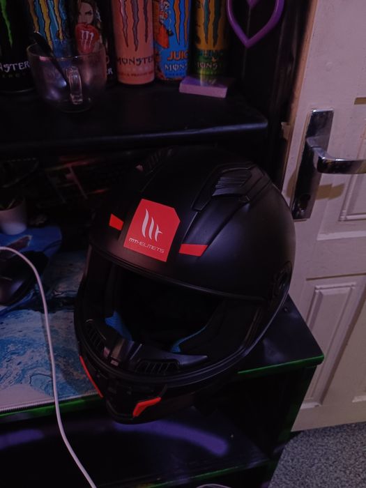Продам шлем спорт MT HELMETS