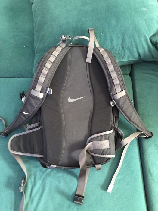 Czarny duży plecak Nike zobacz jaki warto