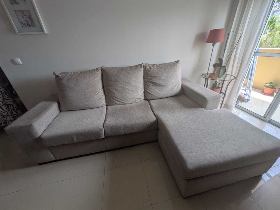 Sofá com chaise longue
