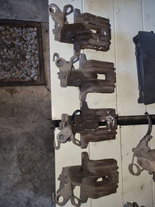 2 pinças traz volkswagen golf 5