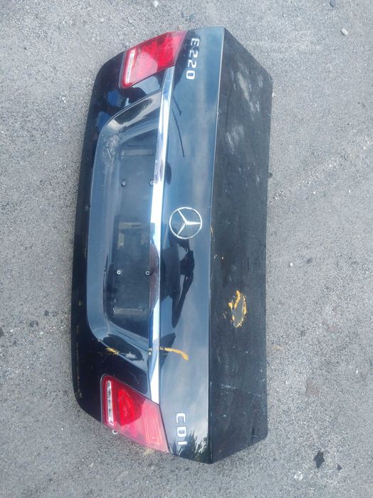 Klapa tyl tylna mercedes e-klasa w212 sedan lift
