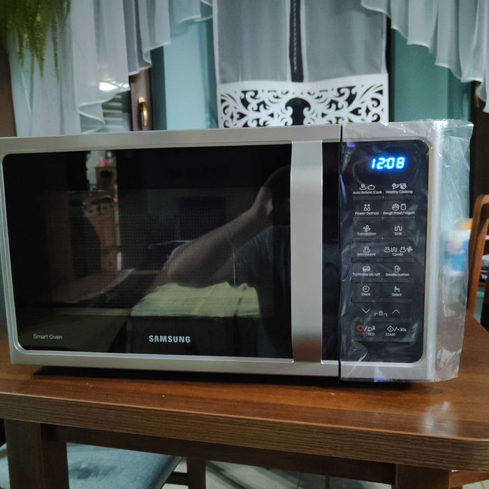 Kuchenka Samsung MC28H5015CS grill 28L 900W