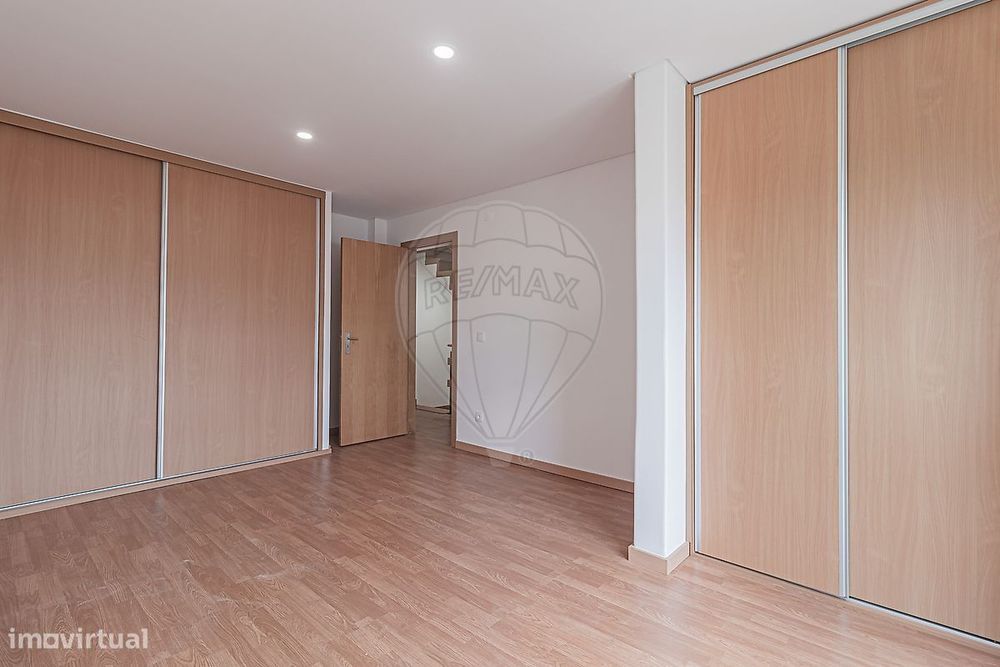 Moradia T4 para venda