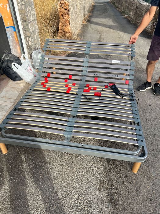 Estrado articulado elétrico com comando – 132 × 182 cm